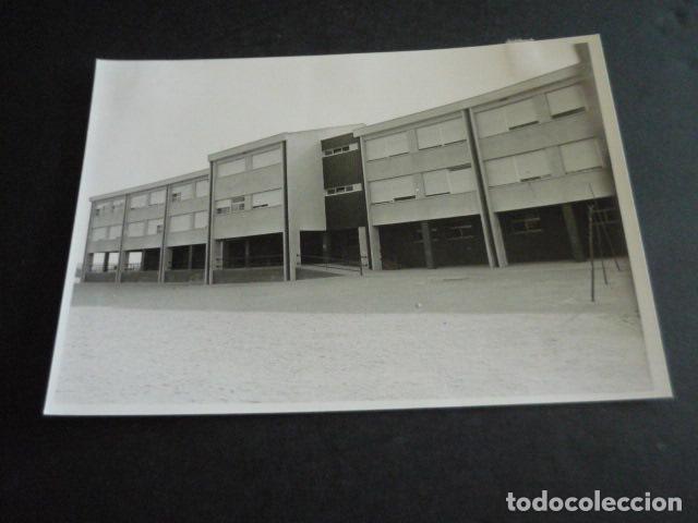 Fotografia antica: MADRID COLEGIO PUBLICO MIGUEL HERNANDEZ ANTIGUA FOTOGRAFIA 18 X 13 CM