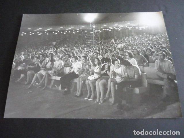 Alte Fotografie: MADRID FESTIVAL DE LA CANCION DEL VERANO PARQUE DE ATRACCIONES 1970 FOTOGRAFIA 18 X 24 CM