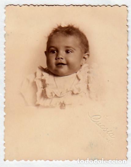 Fotograf&iacute;a antigua: Beb&eacute; sonriendo. Cuesta, Valencia. A&ntilde;os 40 pc