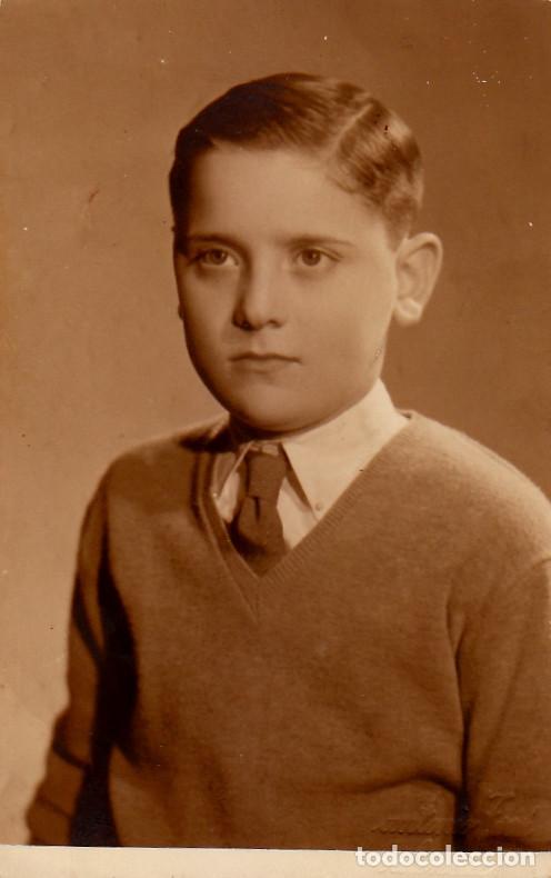Fotograf&iacute;a antigua: Jovencito. Ni&ntilde;o serio. Ferri, Valencia. A&ntilde;os 40 pc