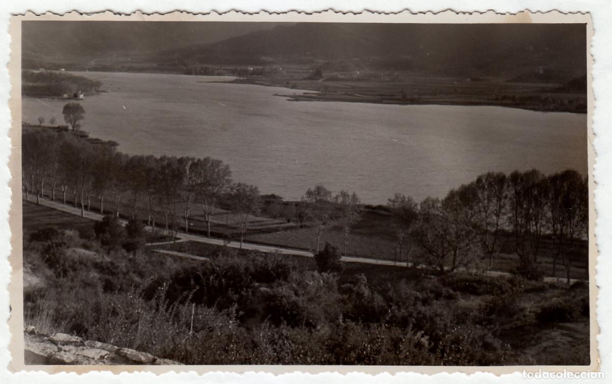 Fotografia antiga: El lago de Ba&ntilde;olas, estany de Banyoles, Girona. A&ntilde;os 40-50 pc
