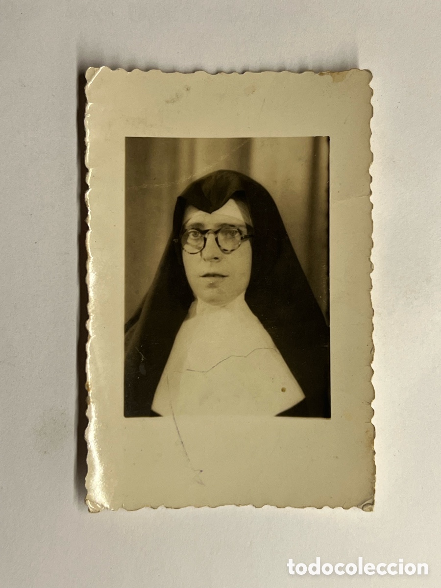 Fotograf&iacute;a antigua: MONJA.. Orden de la Caridad.. ? Fotograf&iacute;a (h.1950?) Med&iacute;das: 5,5 x 8,5 cm