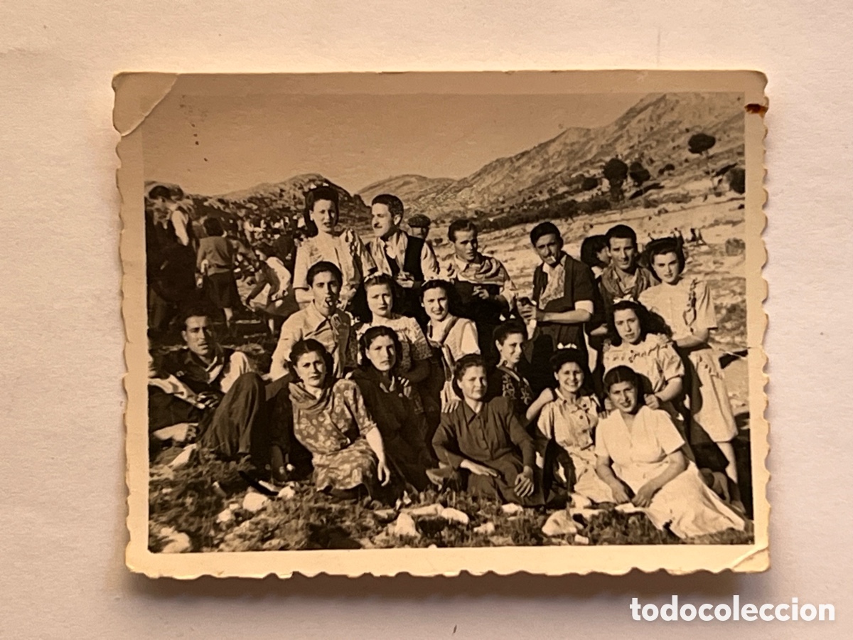 Antique Photography: ELDA. Gentes de Elda en tiempos de Postguerra Espa&ntilde;ola. (a.1947) Med&iacute;das: 6 x 8,5 cm.,