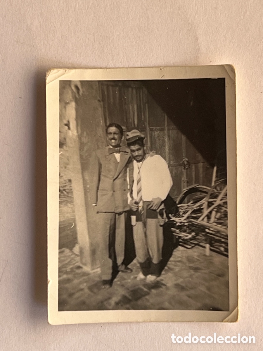 Fotograf&iacute;a antigua: SANATORIO DE TORREMANZANAS.. Nochebuena de 1950. El Profesor Franquebuch y Cantinflas