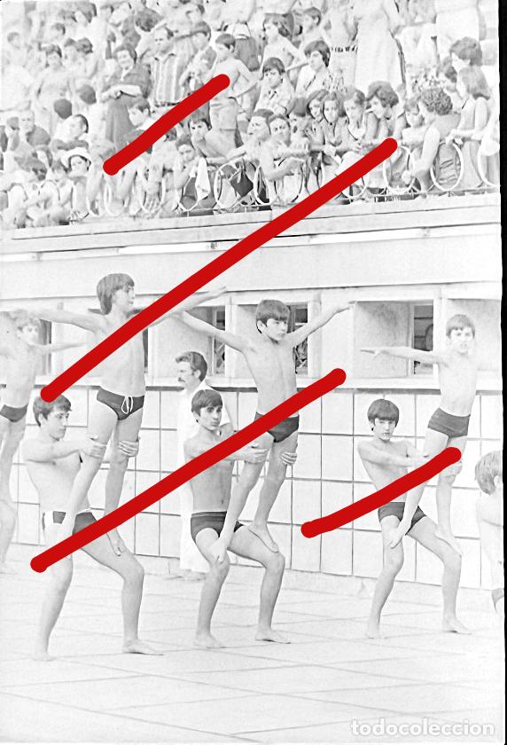 Photographie ancienne: Madrid, Piscina Municipal El Lago &ndash; Actividad infantil a&ntilde;os 60/70 &ndash; Negativo original 35 mm Natacion