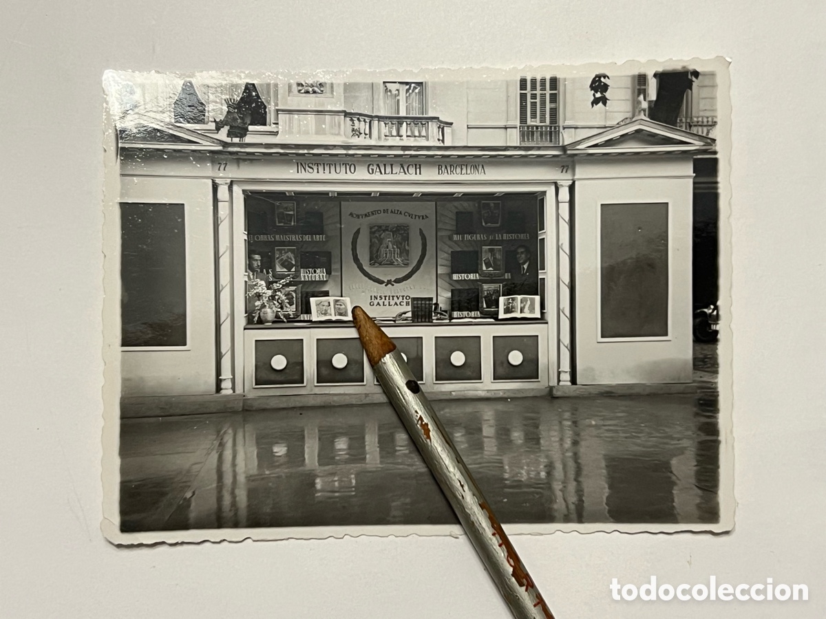 Fotograf&iacute;a antigua: BARCELONA. Fotografia Feria del libro. Caseta INSTITUTO GALLACH BARCELONA (h.1950?)
