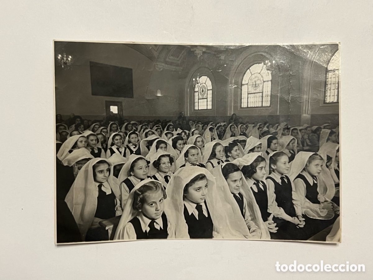 Fotograf&iacute;a antigua: VALENCIA ANTIGUA.. Recuerdo escolar. En las Escolapias. Inauguraci&oacute;n de la Capilla (h.1950?)