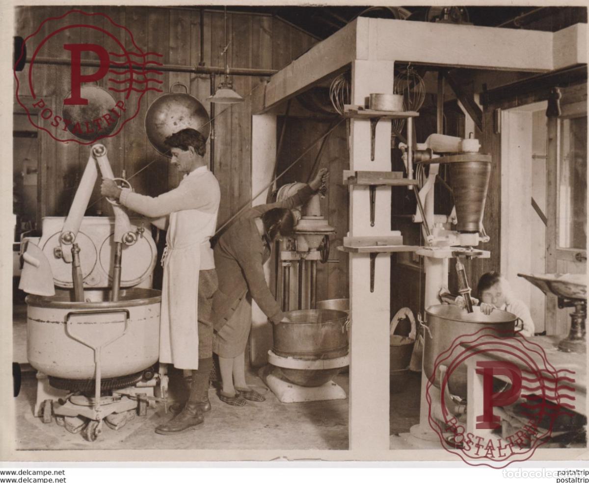 Alte Fotografie: FREELIFE COLONY OF THE COTSWOLD HILLS ENGLAND MAKING PASTRIES 21*16CM Fonds Victor FORBIN 1864-1947