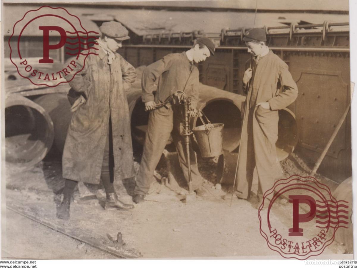 Fotografia antiga: STRIKE NORTH MIDDLESEX GASWORKS WILLING HANDS ASSURE HENDON MINE MINING MINES MINA 19*15CM Fonds Vic
