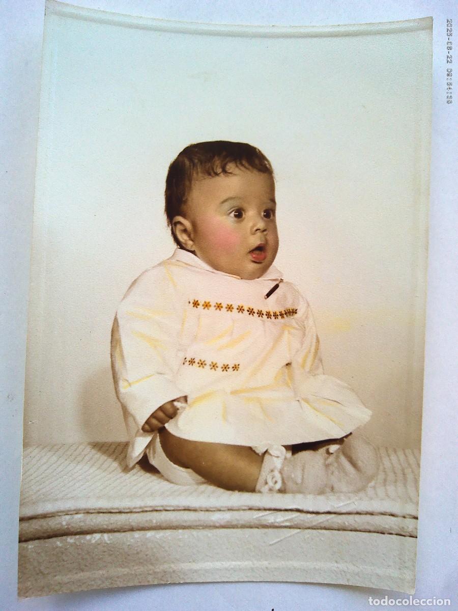 Fotograf&iacute;a antigua: PRECIOSA FOTO DE ESTUDIO DE NI&Ntilde;O PEQUE&Ntilde;O , 1959. COLOREADA DE RIOS , PUENTE GENIL