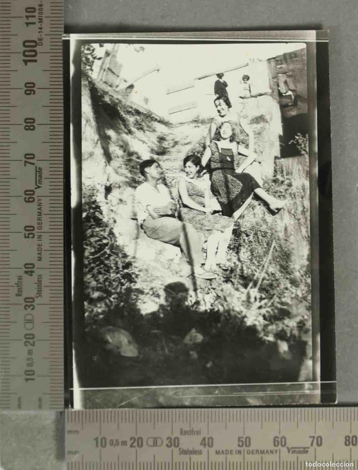 Fotografia antica: FOTOGRAFIA. MUJERES EN PUEBLO. HACIA 1940