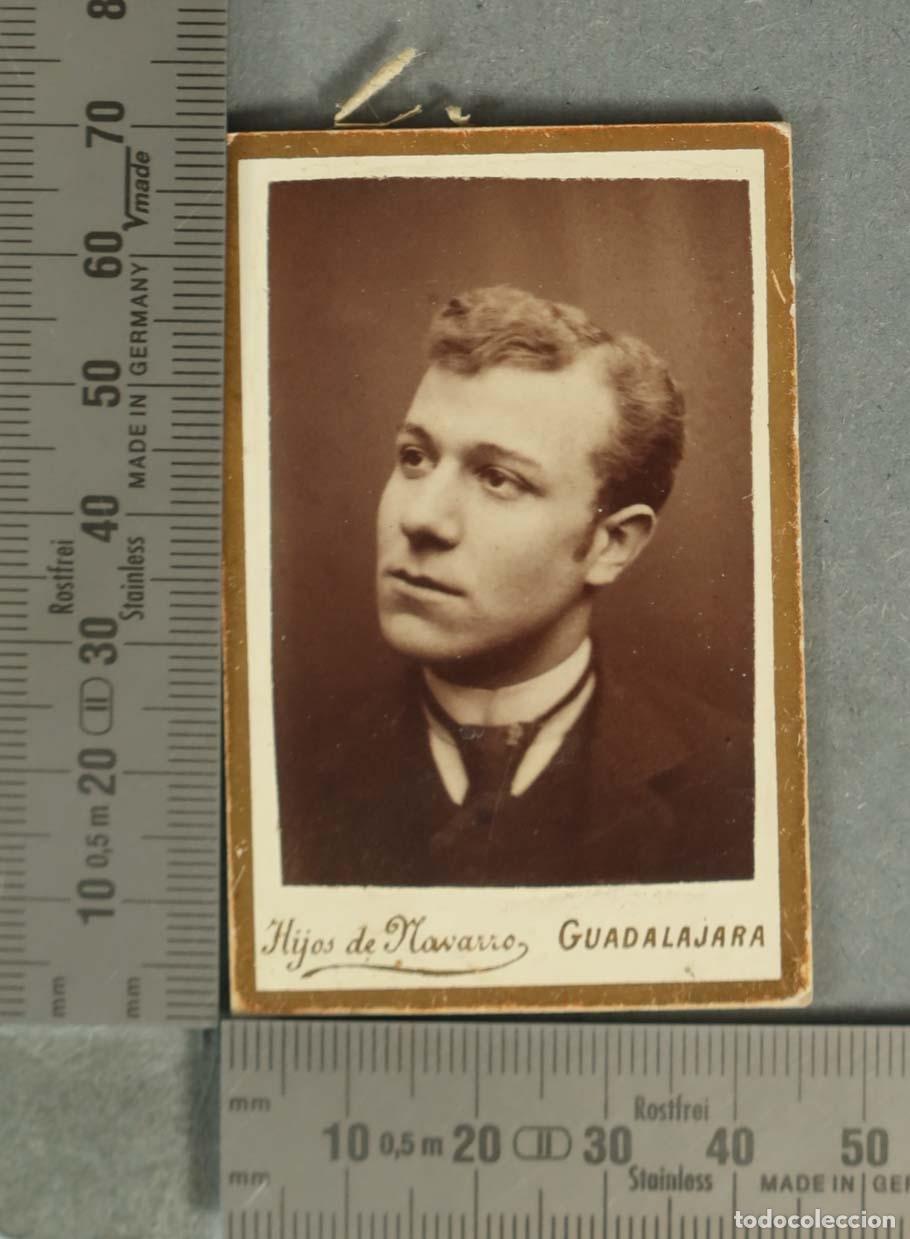 Fotograf&iacute;a antigua: CARTE DE VISITE. RETRATO JOVEN. HIJOS DE NAVARRO. GUADALAJARA