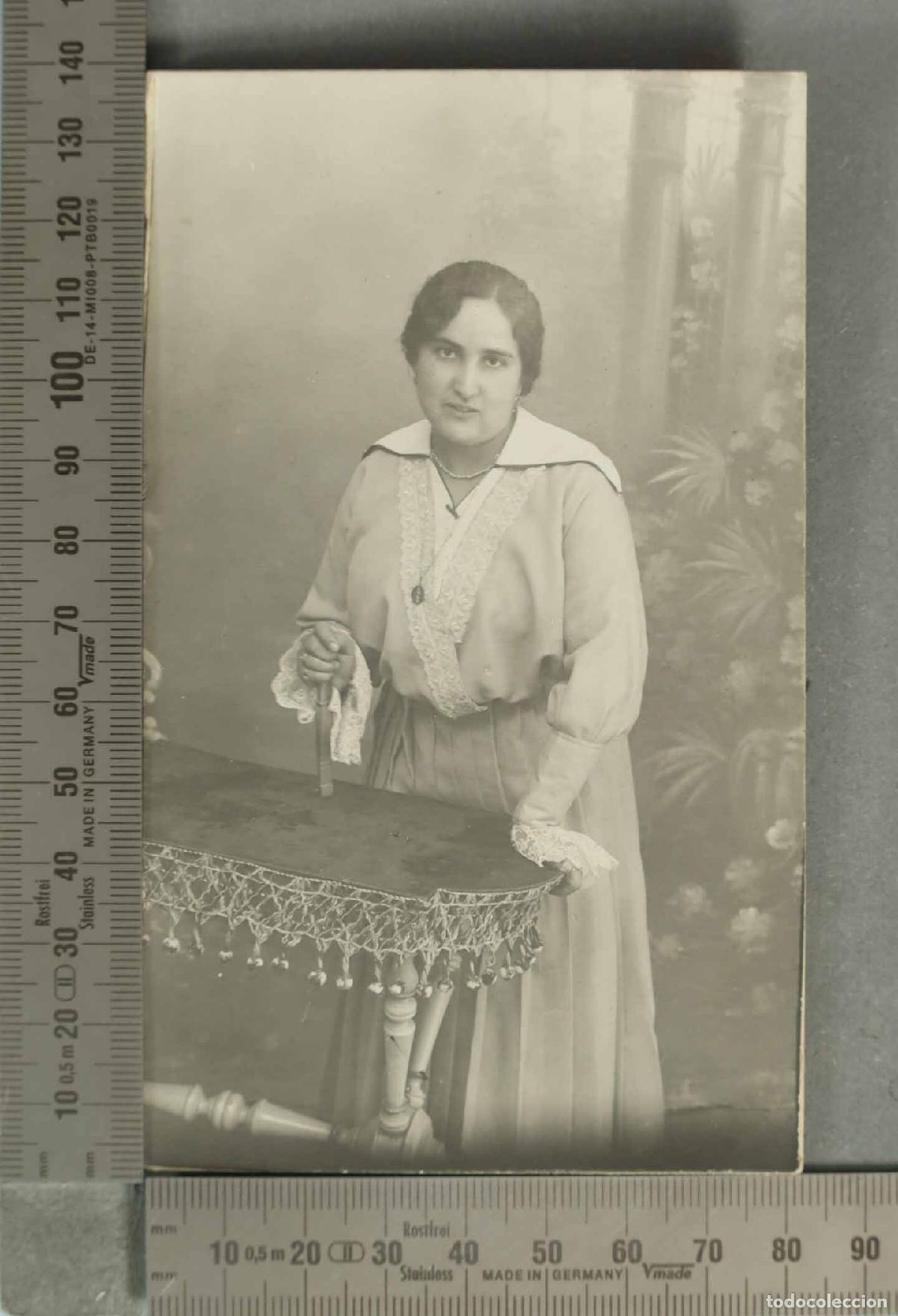 Fotograf&iacute;a antigua: FOTOGRAFIA POSTAL. RETRATO DE MUJER. HACIA 1920