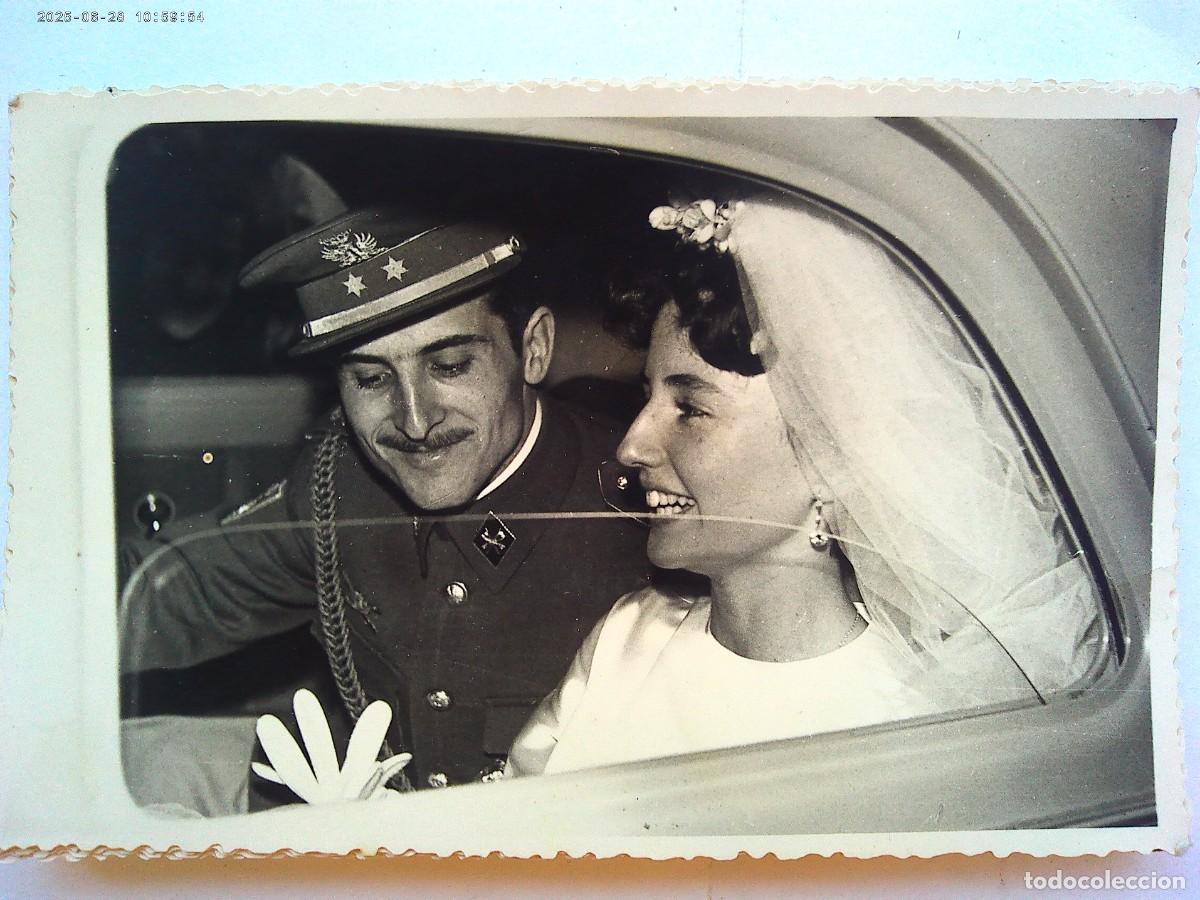Fotografia antiga: FOTO DE BODA DE MILITAR , TENIENTE DE CABALLERIA , 1960. DE BARAS , UBEDA ( JAEN )
