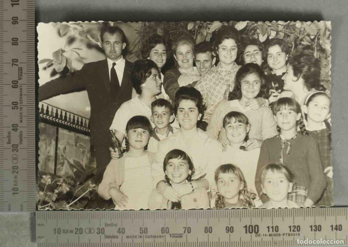 Fotograf&iacute;a antigua: FOTOGRAFIA. GRUPO DE FAMILIA NI&Ntilde;OS JOVENES