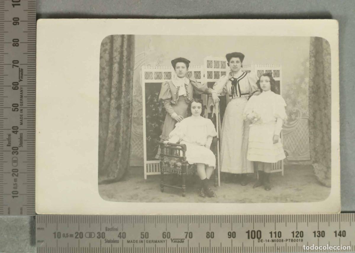 Fotograf&iacute;a antigua: FOTOGRAFIA POSTAL. MADRE CON HIJAS. HACIA 1920 MANUEL ABIZA GUADALAJARA