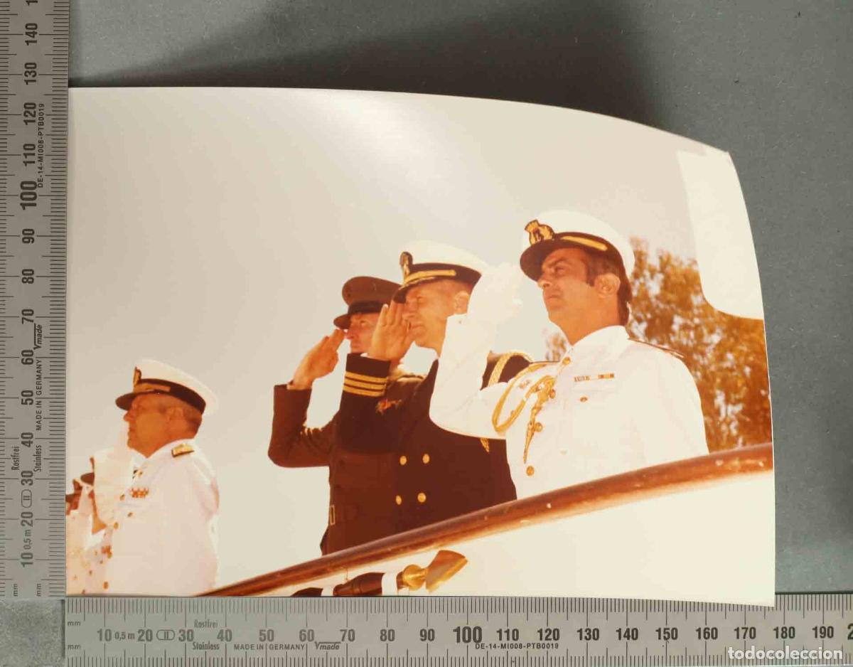 Fotograf&iacute;a antigua: FOTOGRAFIA. VISITA DEL COMANDANTE GENERAL DEL USMC GENERAL WILSON AL TEAR 1977. TRIBUNA