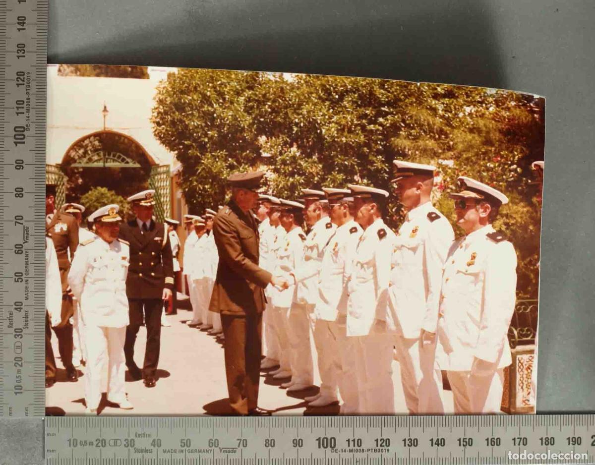 Fotograf&iacute;a antigua: FOTOGRAFIA. VISITA DEL COMANDANTE GENERAL DEL USMC GENERAL WILSON AL TEAR 1977. REVISTA OFICIALES
