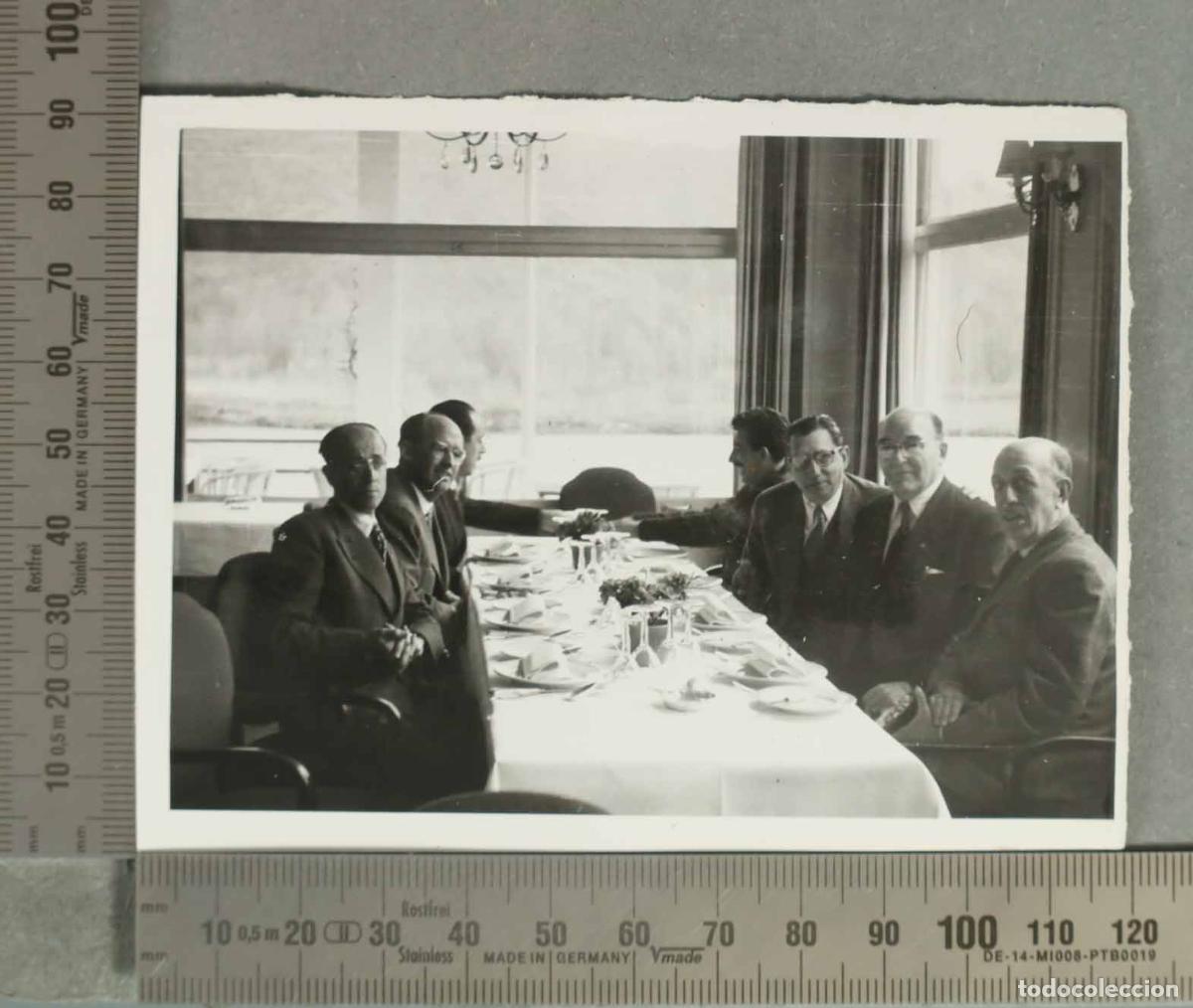 Fotograf&iacute;a antigua: FOTOGRAFIA. HOMBRES EN RESTAURANTE. HACIA 1950