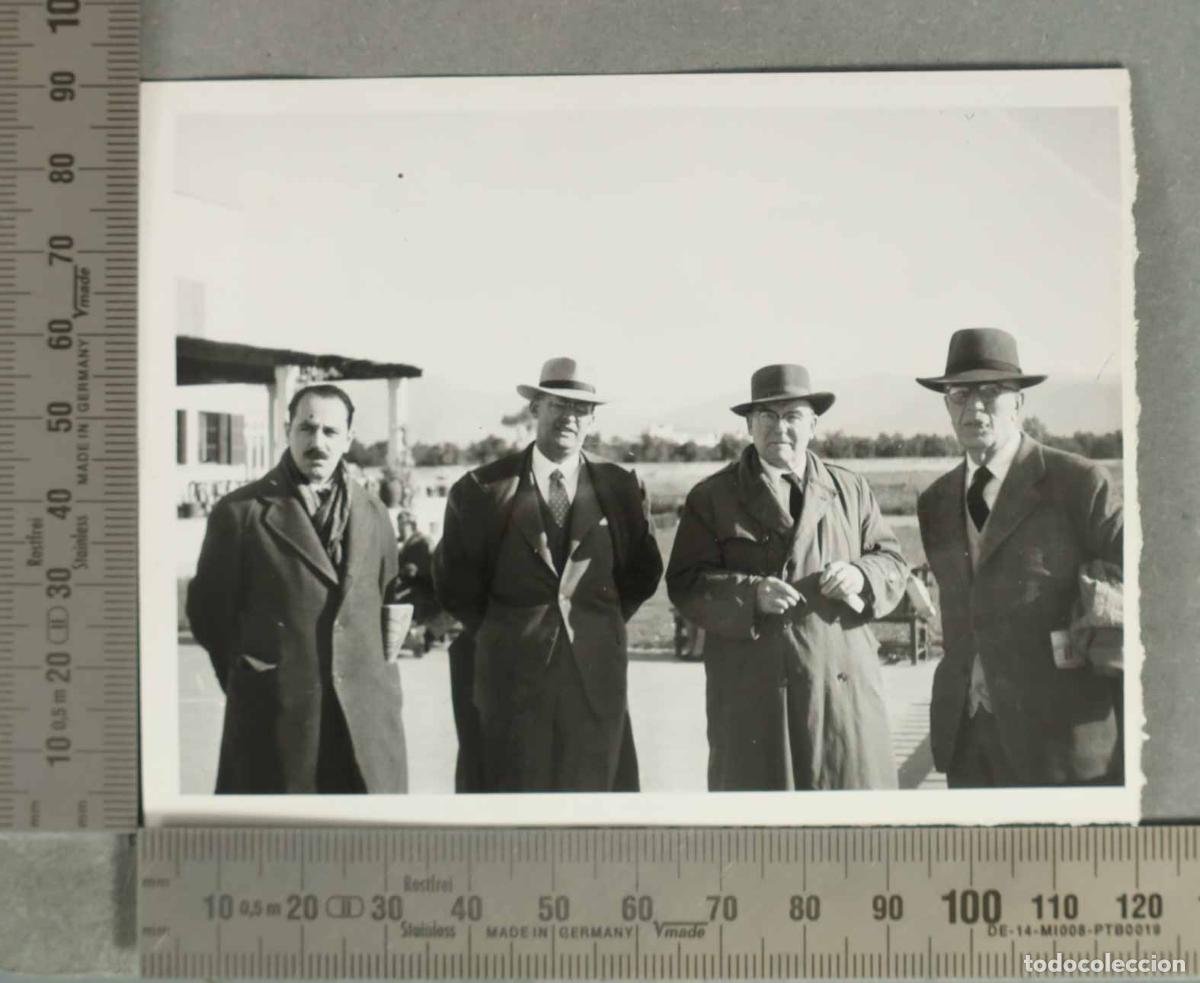Fotograf&iacute;a antigua: FOTOGRAFIA. HOMBRES EN LA CALLE. HACIA 1950