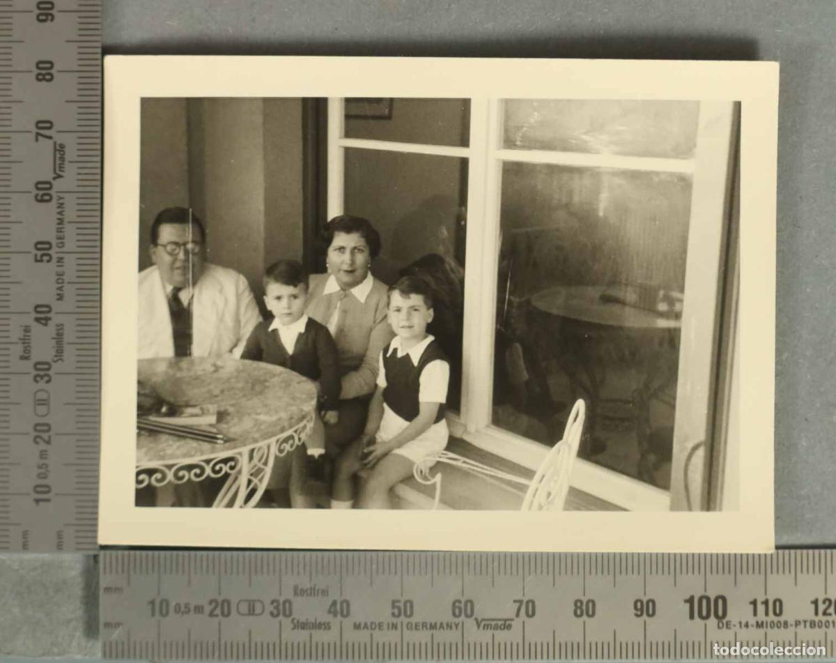 Fotograf&iacute;a antigua: FOTOGRAFIA. SFAMILIA EN TERRAZA. HACIA 1950