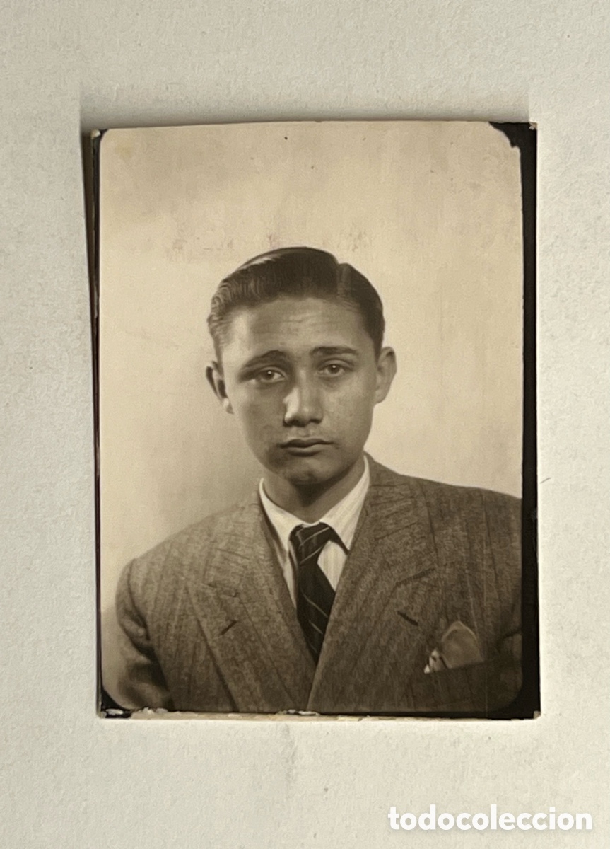 Fotograf&iacute;a antigua: FOTOMATON. Foto Carnet, joven Bachiller y revalida&hellip; (h.1950?) Med&iacute;das: 3,8 x 5 cm
