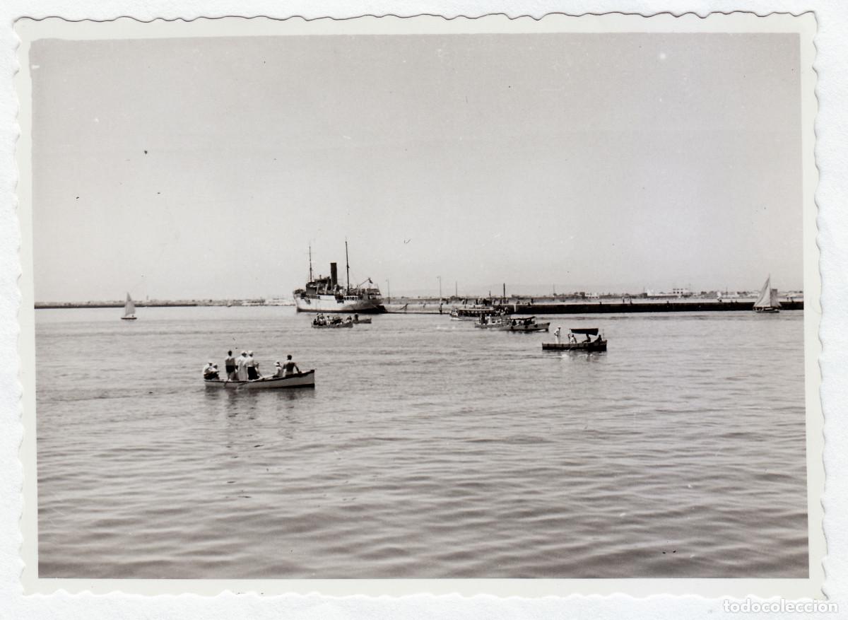 Fotograf&iacute;a antigua: Paisaje mar&iacute;timo. Barco, barcas, lanchas, veleros en el puerto. A&ntilde;os 50 pc