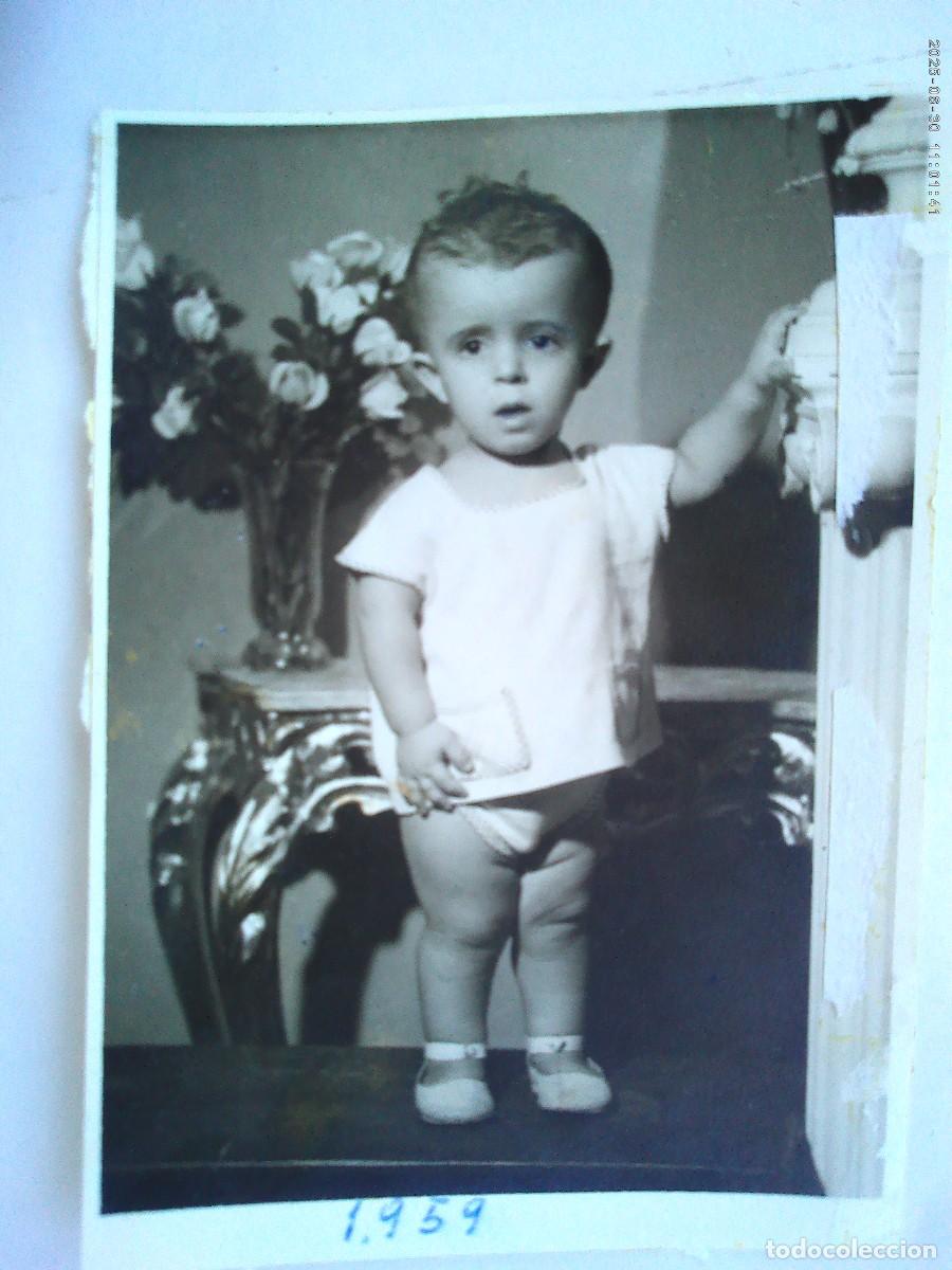 Fotografia antica: BONITA FOTO DE ESTUDIO DE NI&Ntilde;O AQUEJADO DE ENANISMO , 1959