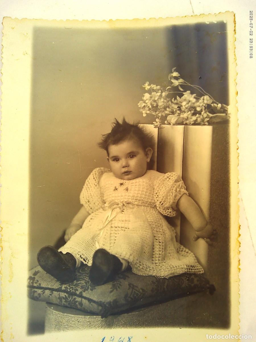 Fotograf&iacute;a antigua: PRECIOSA FOTO DE ESTUDIO DE NI&Ntilde;O PEQUE&Ntilde;O , 1948 ........ 10,5 X 15,5 CM