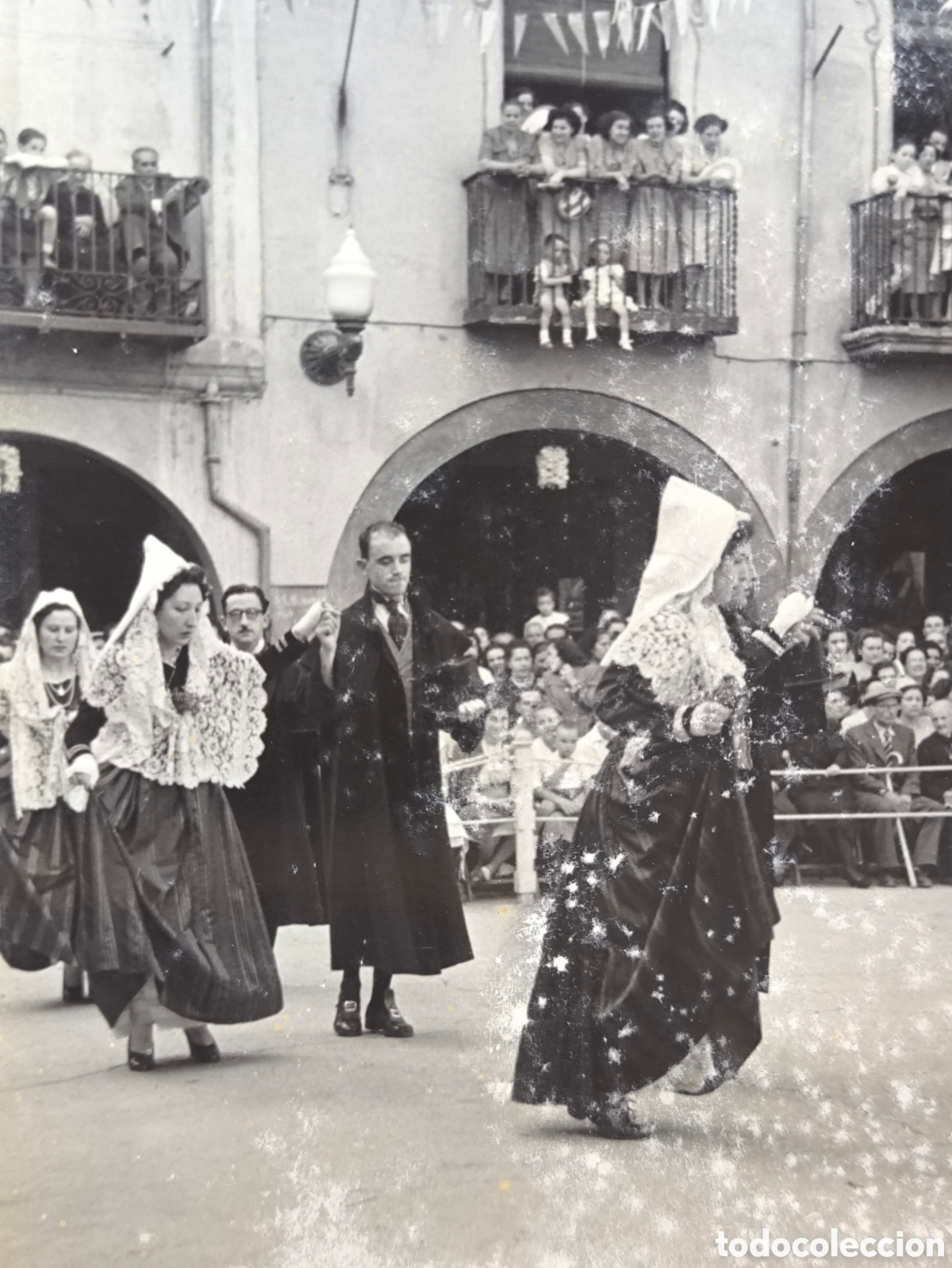 Alte Fotografie: OLOT FOLKLORE FESTA POPULAR BALL PLA&Ccedil;A FOTOGRAF&Iacute;A FOT&Oacute;GRAFO ESTEVE C. 1950