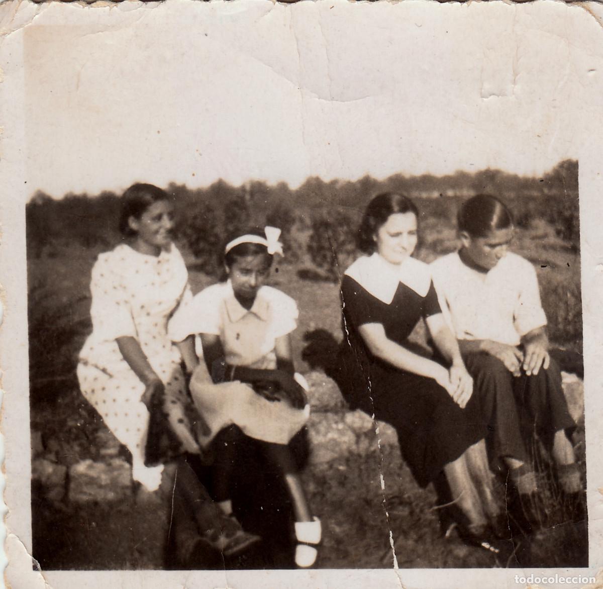 Fotograf&iacute;a antigua: J&oacute;venes amigos. A&ntilde;os 30 pc