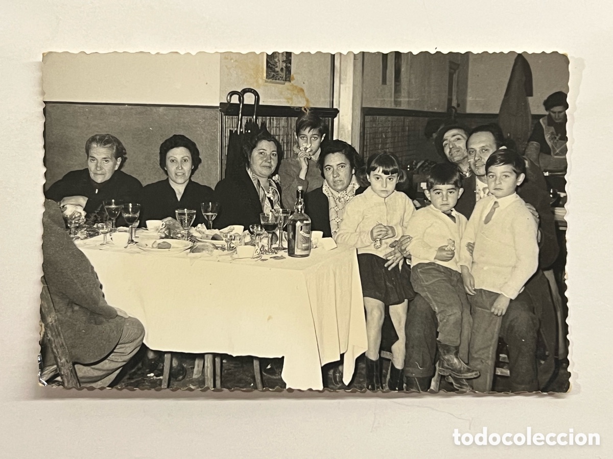 Fotograf&iacute;a antigua: GRAO de Valencia.. Fotograf&iacute;a familiar aquellas tardes en el bar con licor 43.. (h.1950?)