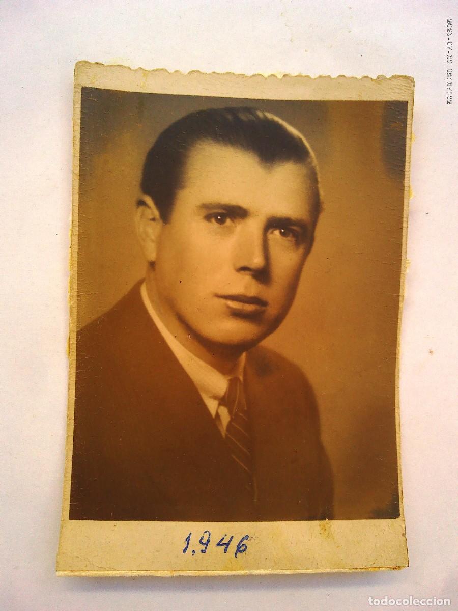 Fotograf&iacute;a antigua: BONITA FOTO DE ESTUDIO DE SE&Ntilde;OR ELEGANTE , 1946 . DE FOTO - CINE , SEVILLA