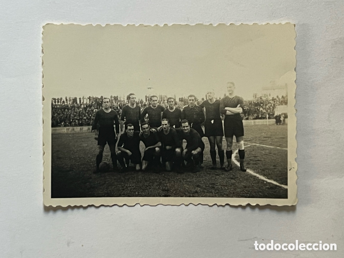 Fotograf&iacute;a antigua: F.C. BARCELONA.. desconozco &eacute;poca y alineaci&oacute;n&hellip;, Medidas: 6,5 x 9 cm.,
