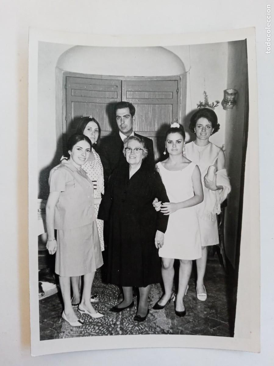 Fotograf&iacute;a antigua: FOTO DE GENTE POSANDO . DE MAESTRE , ALMODOVAR DEL RIO ( CORDOBA )