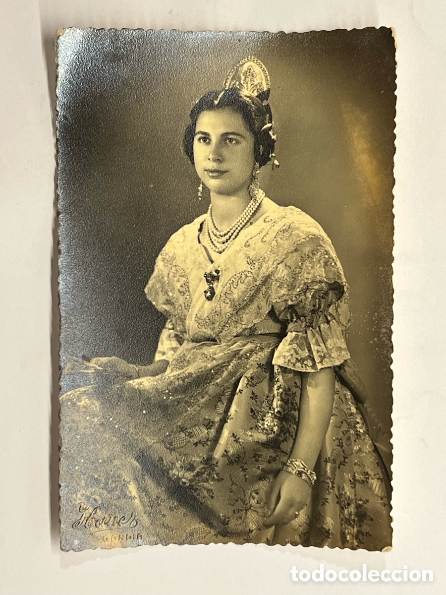 Fotograf&iacute;a antigua: FALLAS Y FALLERAS.. elegante se&ntilde;orita con traje regional. Fito Ib&aacute;&ntilde;ez, Gand&iacute;a (h.1950?)