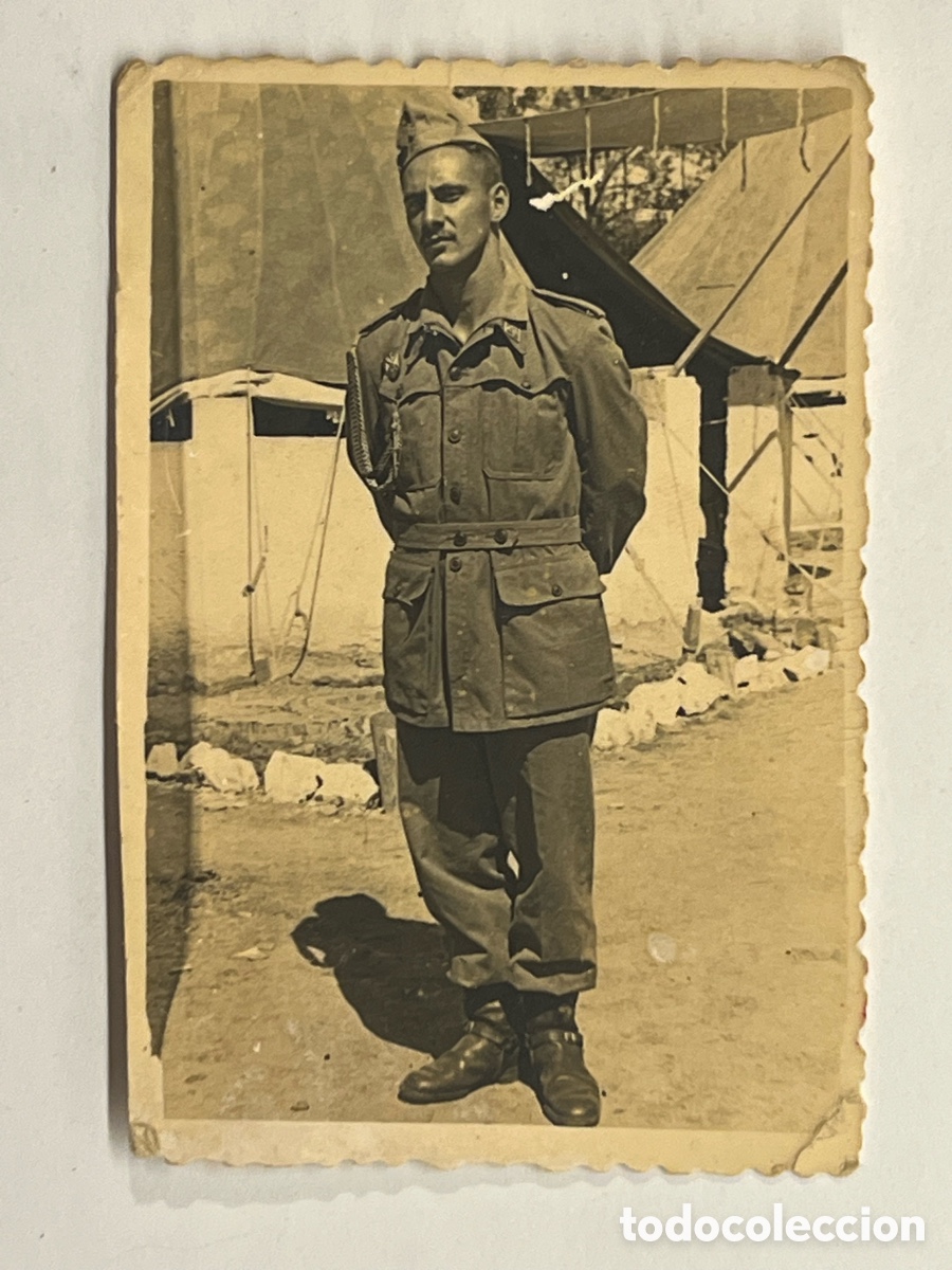 Fotograf&iacute;a antigua: EL ROBLEDO ? Segovia. MILITAR Fotograf&iacute;a Cuartel Milicias Universitarias (h.1950?)