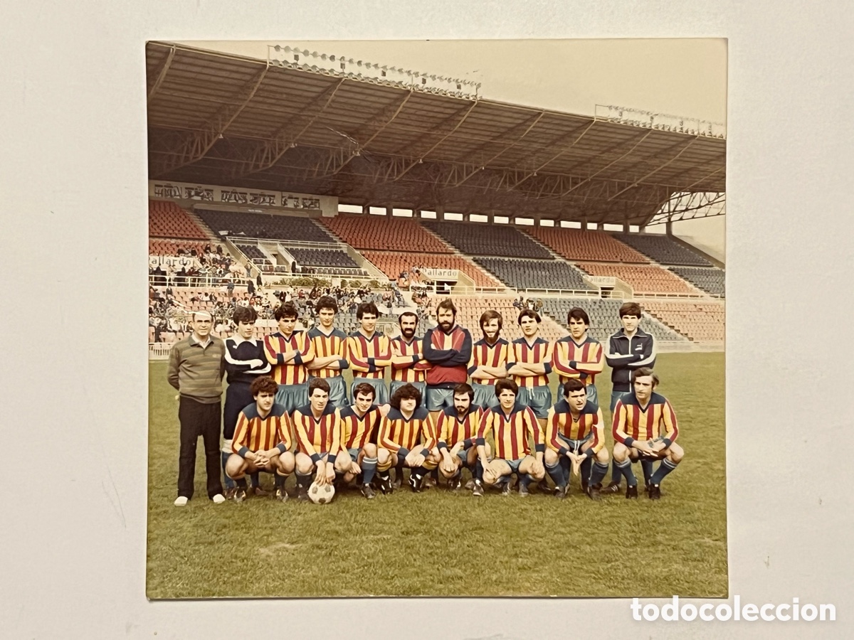 Fotograf&iacute;a antigua: VALENCIA C.F. Fotograf&iacute;a a color (a.1982) desconozco alineaci&oacute;n&hellip;. Med&iacute;das: 10 x 10 cm