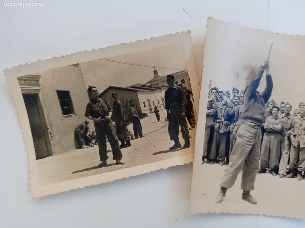 Fotograf&iacute;a antigua: LOTE DE 2 FOTOS DE MILITARES DE OCIO EN EL CUARTEL , PI&Ntilde;ATA