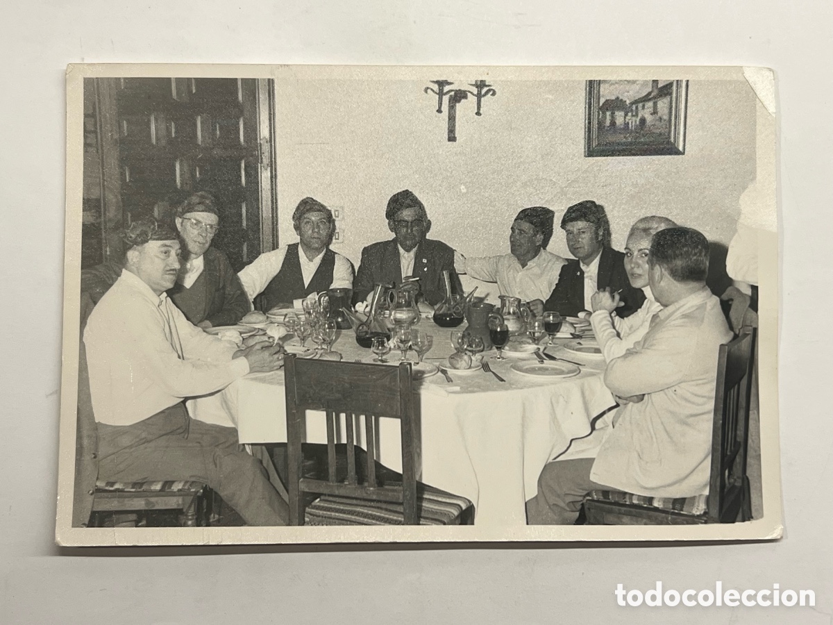 Fotograf&iacute;a antigua: ZARAGOZA. Reuni&oacute;n de Baturros&hellip; que viva un buen Cachirulo.. Correas, fot&oacute;grafo (a.1970)