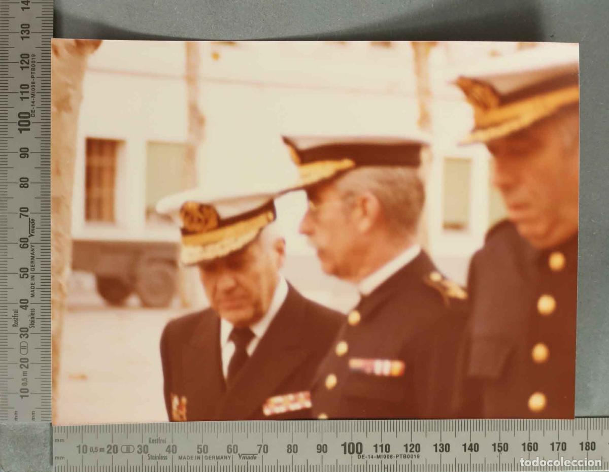 Fotograf&iacute;a antigua: FOTOGRAFIA. OFICIALES INFANTERIA DE MARINA CA 1977