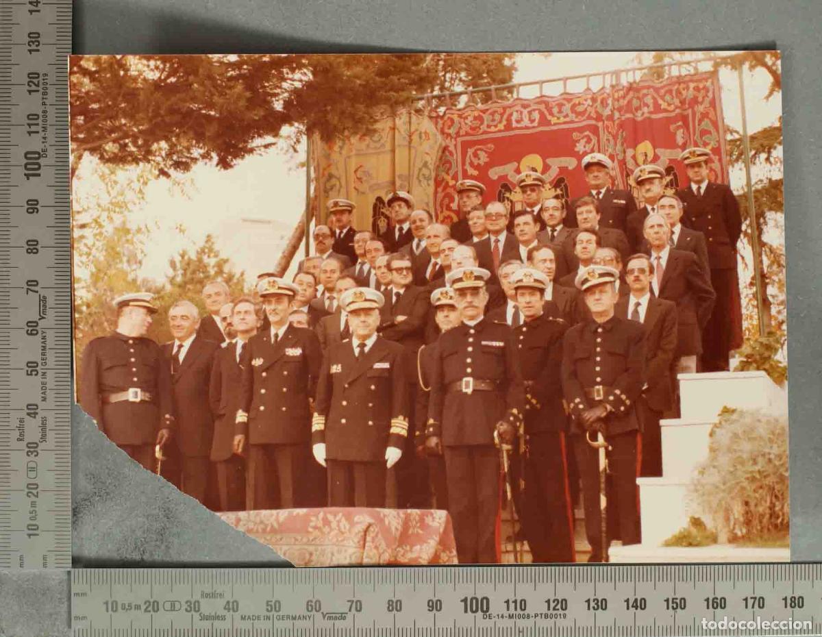 Fotograf&iacute;a antigua: FOTOGRAFIA. ACTO INFANTERIA DE MARINA TRIBUNA OFICIALES. CA 1977