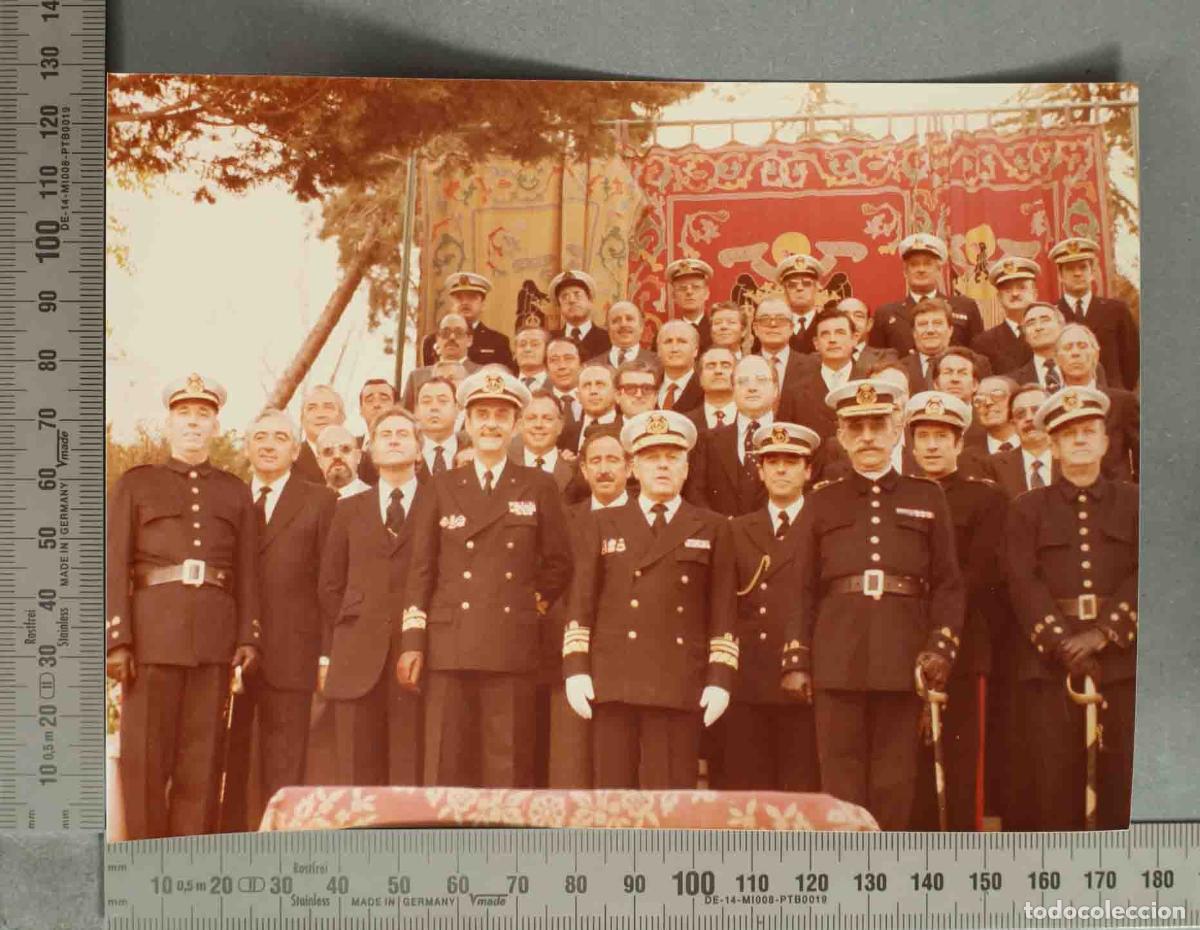 Fotograf&iacute;a antigua: FOTOGRAFIA. ACTO INFANTERIA DE MARINA TRIBUNA OFICIALES. CA 1977