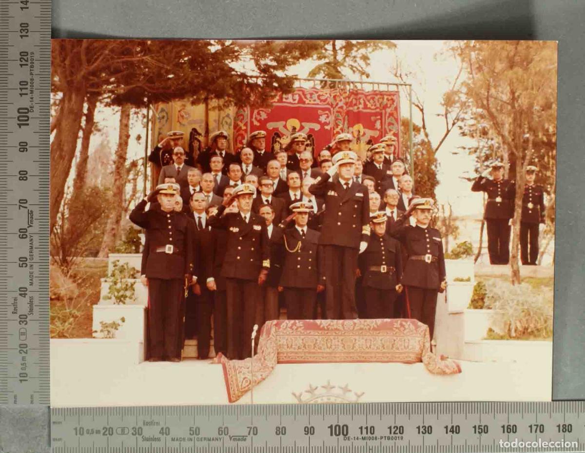 Fotograf&iacute;a antigua: FOTOGRAFIA. ACTO INFANTERIA DE MARINA TRIBUNA OFICIALES. CA 1977