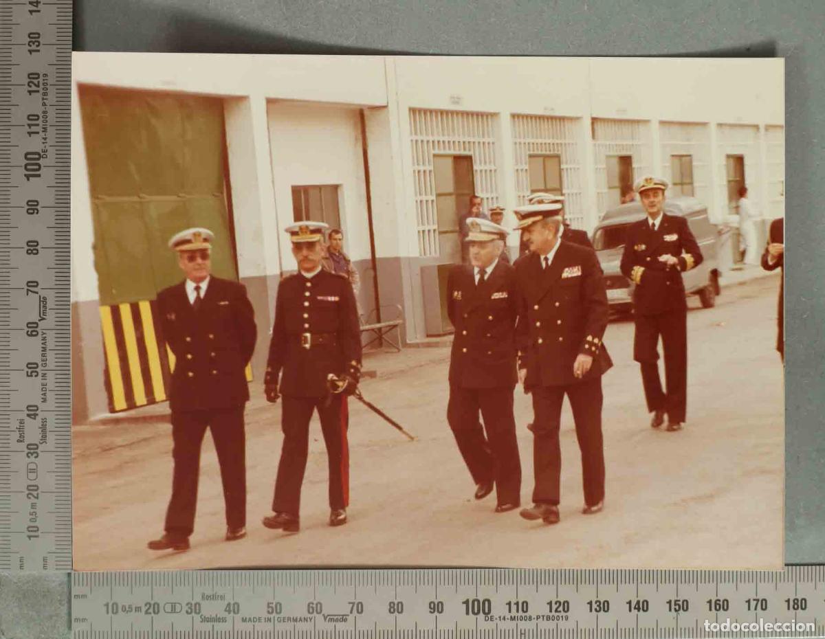 Fotograf&iacute;a antigua: FOTOGRAFIA. ACTO INFANTERIA DE MARINA OFICIALES. CA 1977