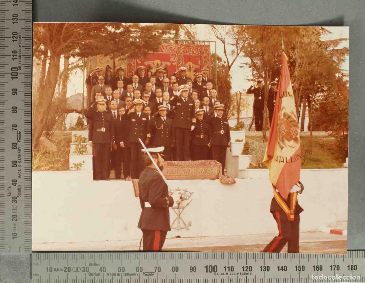 Fotograf&iacute;a antigua: FOTOGRAFIA. ACTO INFANTERIA DE MARINA TRIBUNA OFICIALES. CA 1977