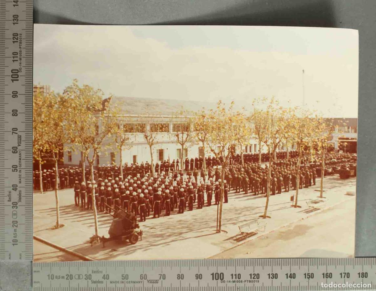 Fotograf&iacute;a antigua: FOTOGRAFIA. ACTO INFANTERIA DE MARINA T. EN FORMACION. CA 1977