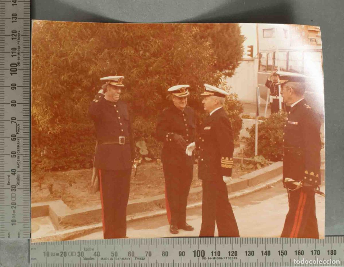 Fotograf&iacute;a antigua: FOTOGRAFIA. ACTO INFANTERIA DE MARINA OFICIALES. CA 1977