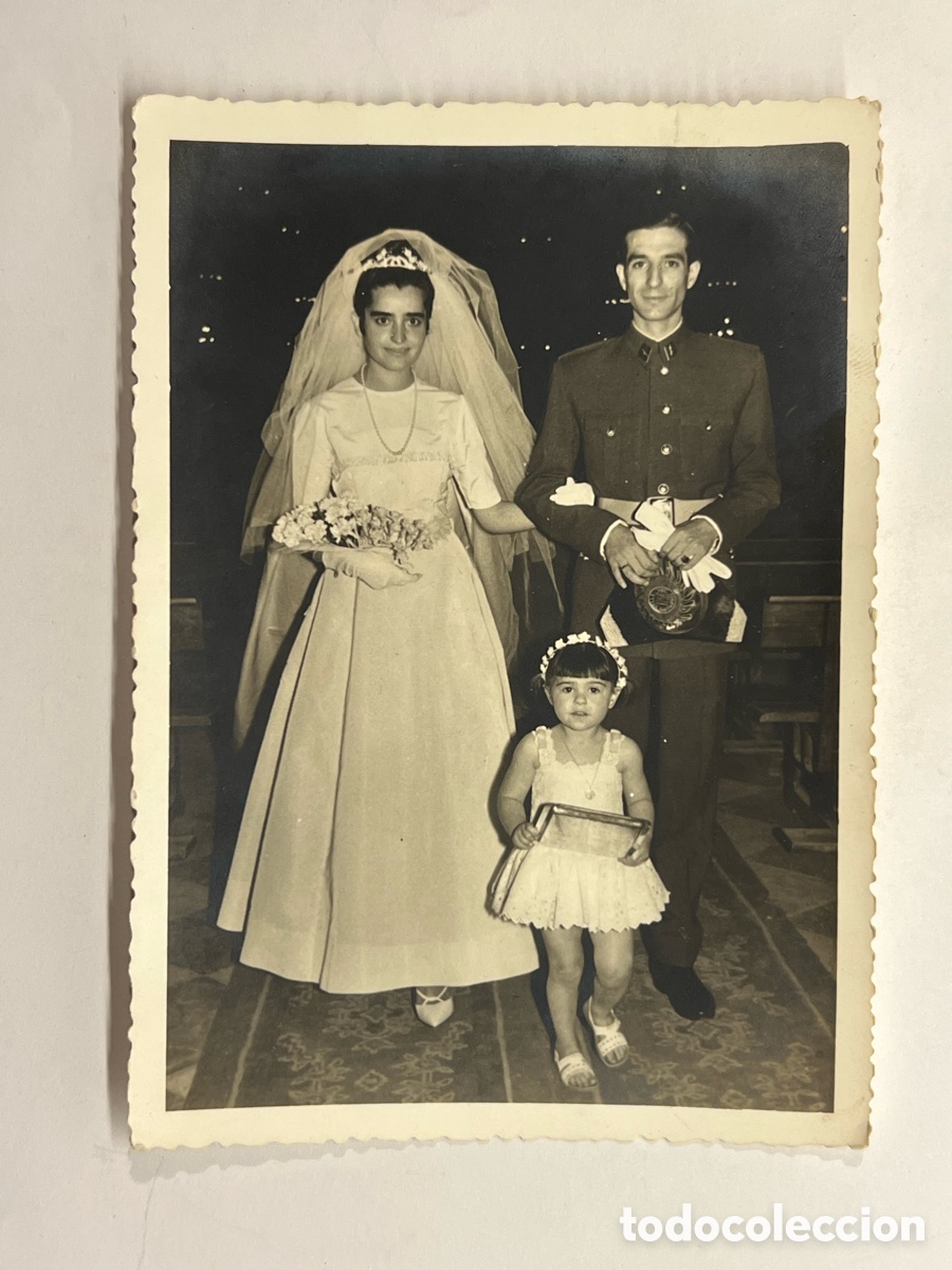 Fotograf&iacute;a antigua: GRANADA. La Boda del Guardia Civil con la m&aacute;s guapa joven granaina&hellip; Foto F&eacute;lix (h.1960?)