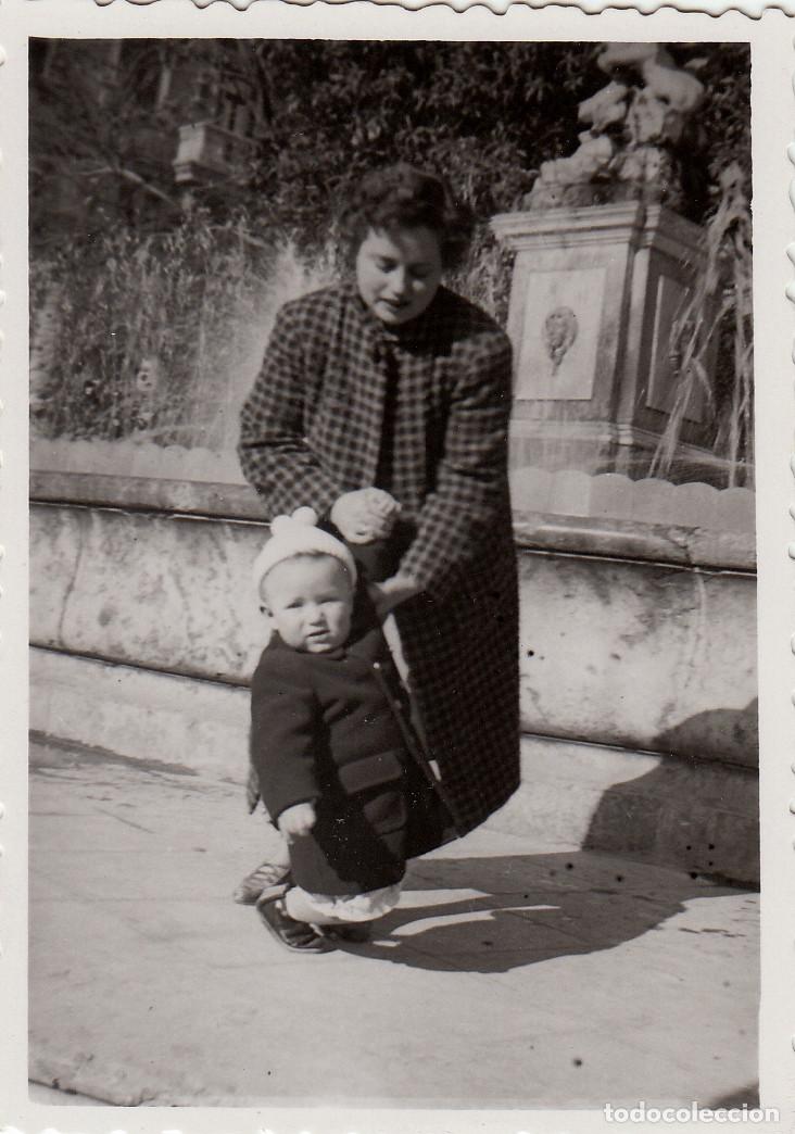 Fotograf&iacute;a antigua: Val&egrave;ncia, fuente Trit&oacute;n, La Glorieta. A&ntilde;os 50 pc